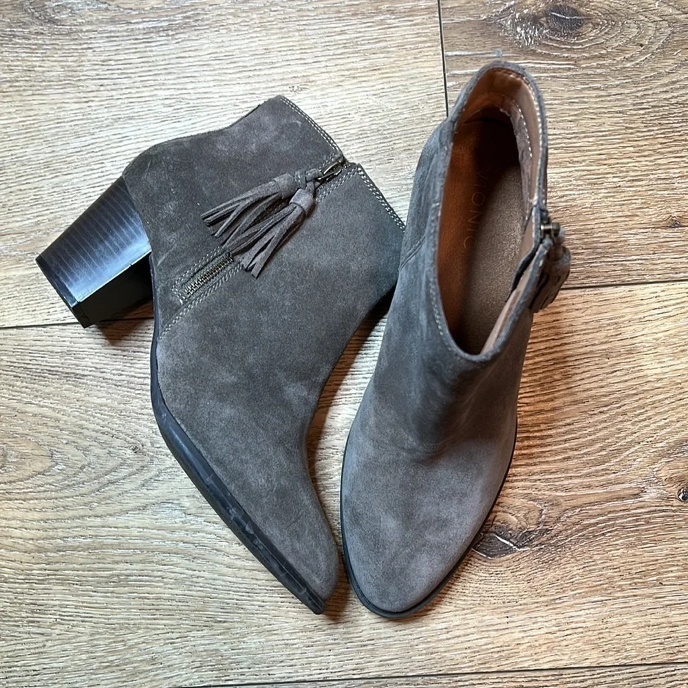 Vionic Madeline Olive Green Suede Ankle Boots Size 11
